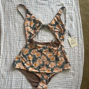 BNWT Acacia Indies Mahalo XL